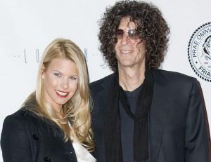 2011__04__beth_howard_stern 300×231.jpg