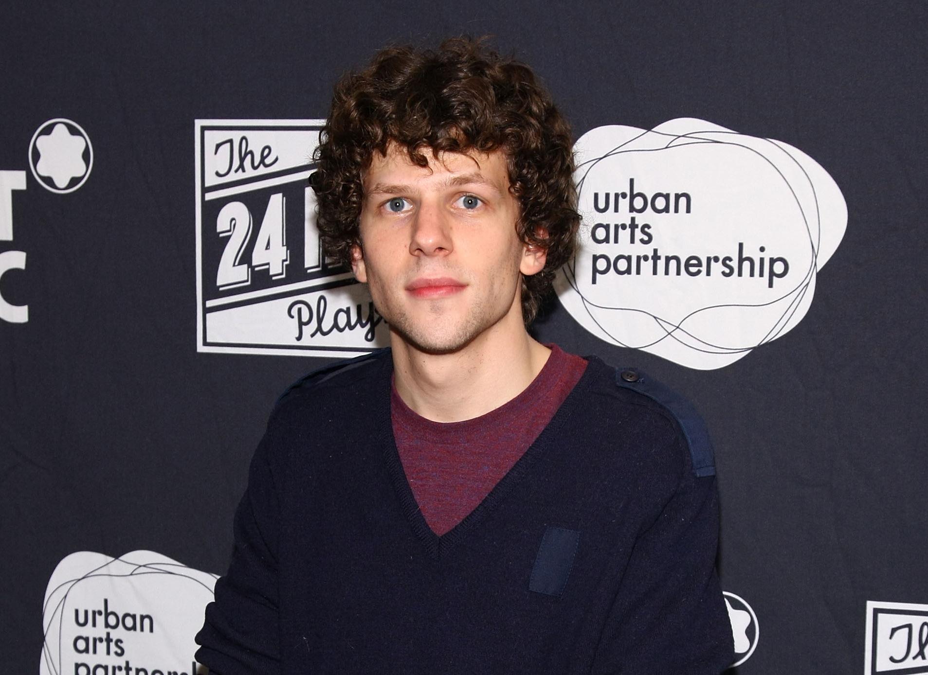 Jesse eisenberg dec2neh.jpg