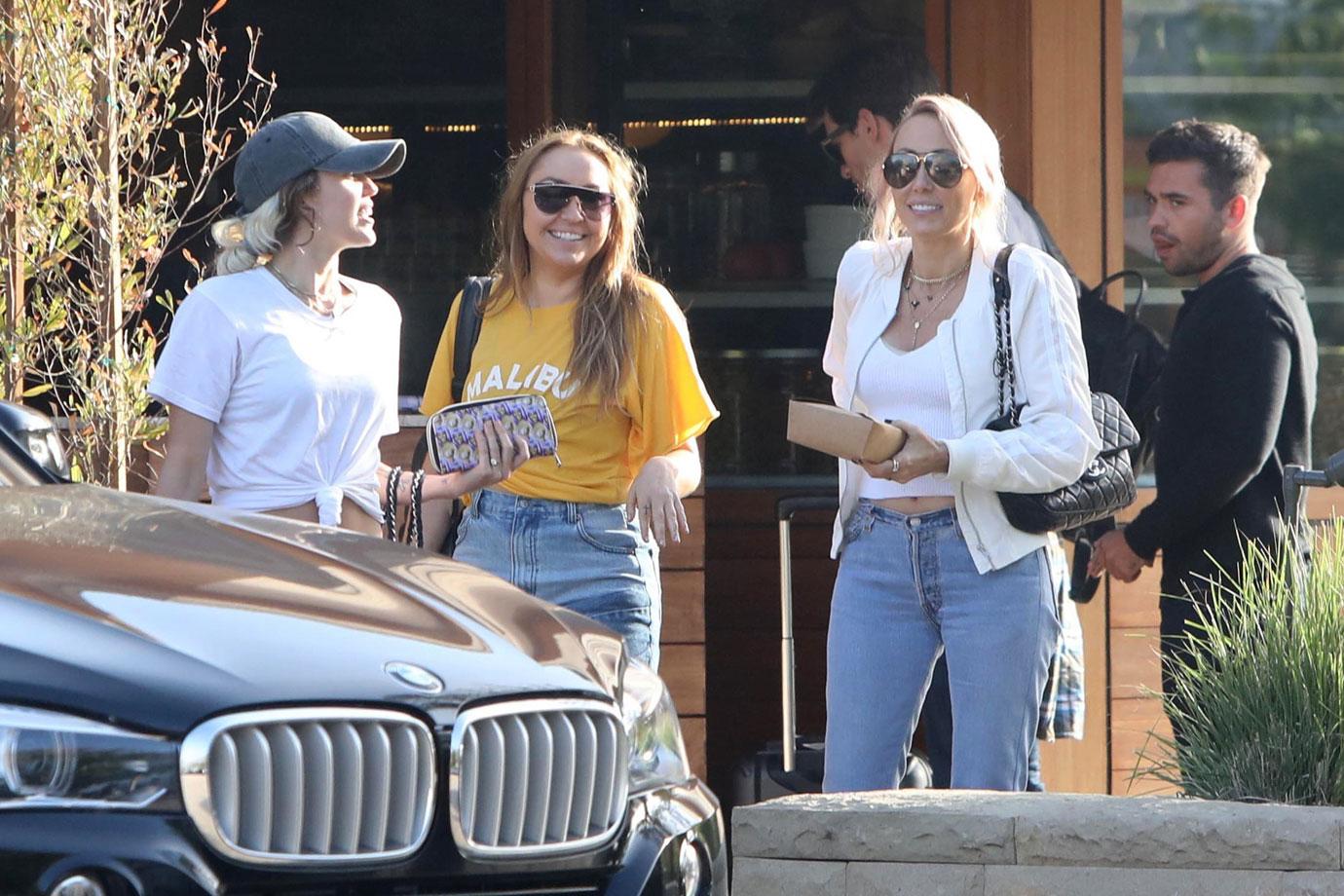 Miley Cyrus Sister Brandi Mom Tish Photos 06