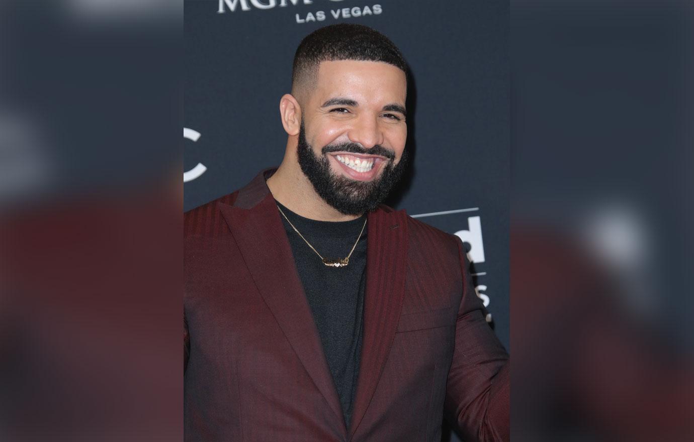 Drake Smiling On Red Carpet Kylie Jenner