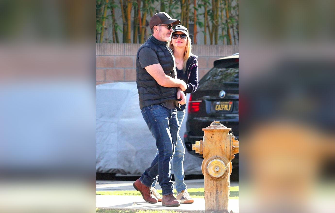 Anna faris boyfriend house hunting