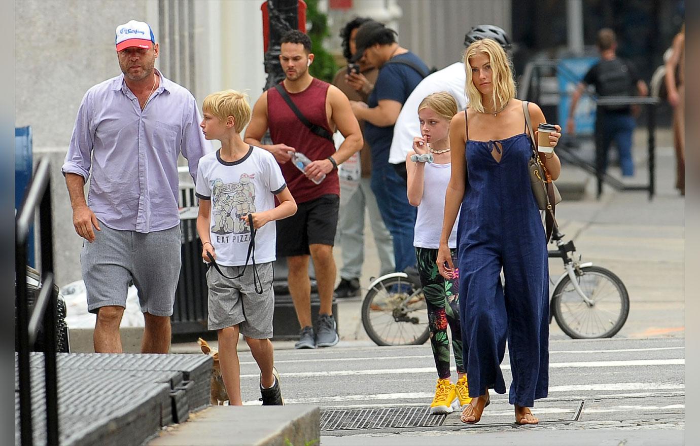 Liev Schreiber, Girlfriend Taylor Neisen & kids