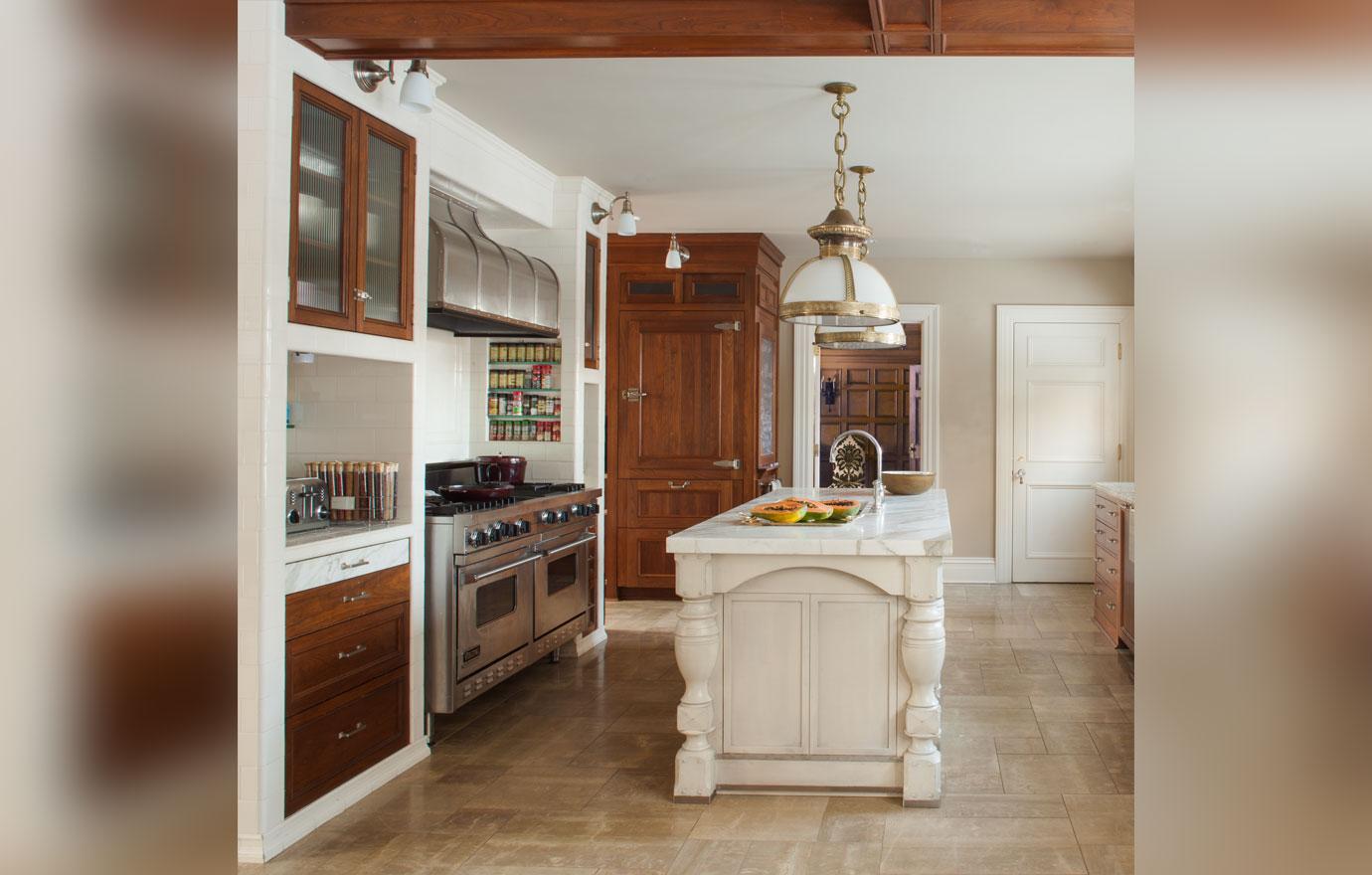 dorinda medley blue stone manor kitchen mick hales