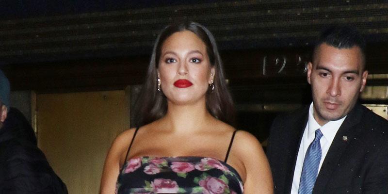 Ashley Graham posa com look decotado e se compara a 'Sininho com seios  grandes', Celebridades