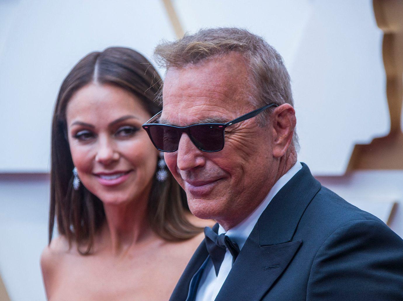 kevin costner christine baumgartner request dismiss parenting classes finalize divorce