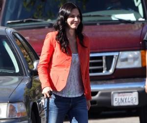 2011__02__courteney_cox_feb10_24a 300×253.jpg
