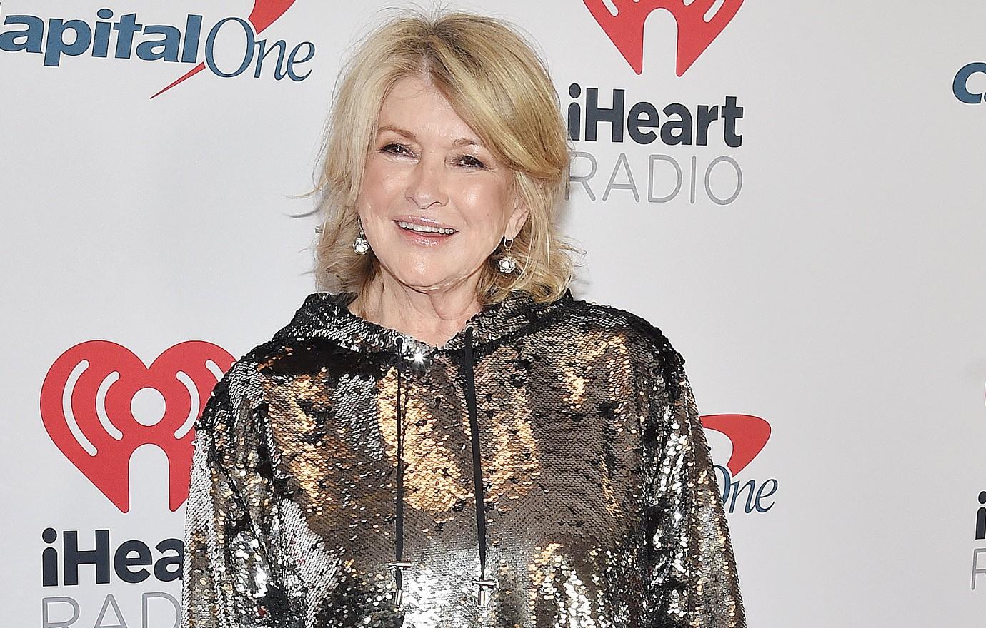 martha stewart laughs off rumors shes dating pete davidson