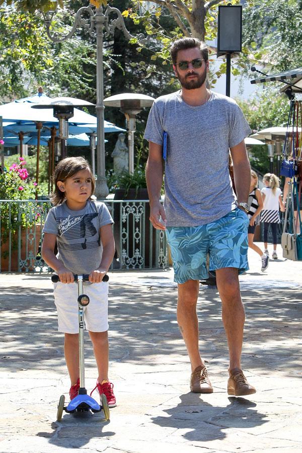 Scott disick mason vacation 06