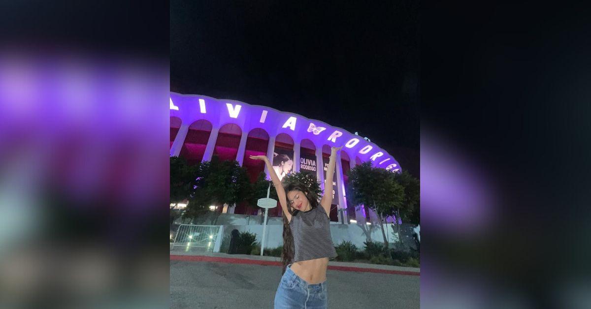 olivia rodrigo spills out white top glastonbury performance video