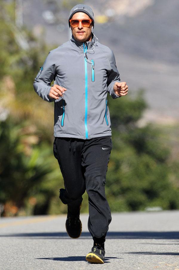 Exclusive&#8230; Matthew McConaughey Goes For A Jog In Malibu