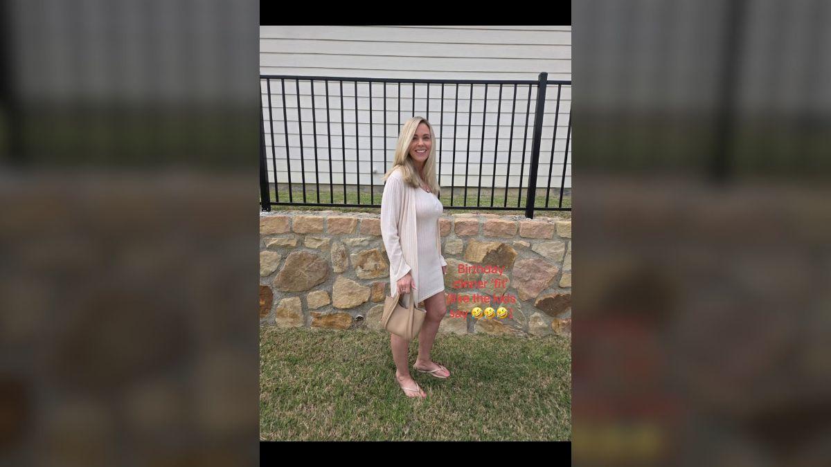 Photo of Kate Gosselin dressed in a cream dress for the special day.