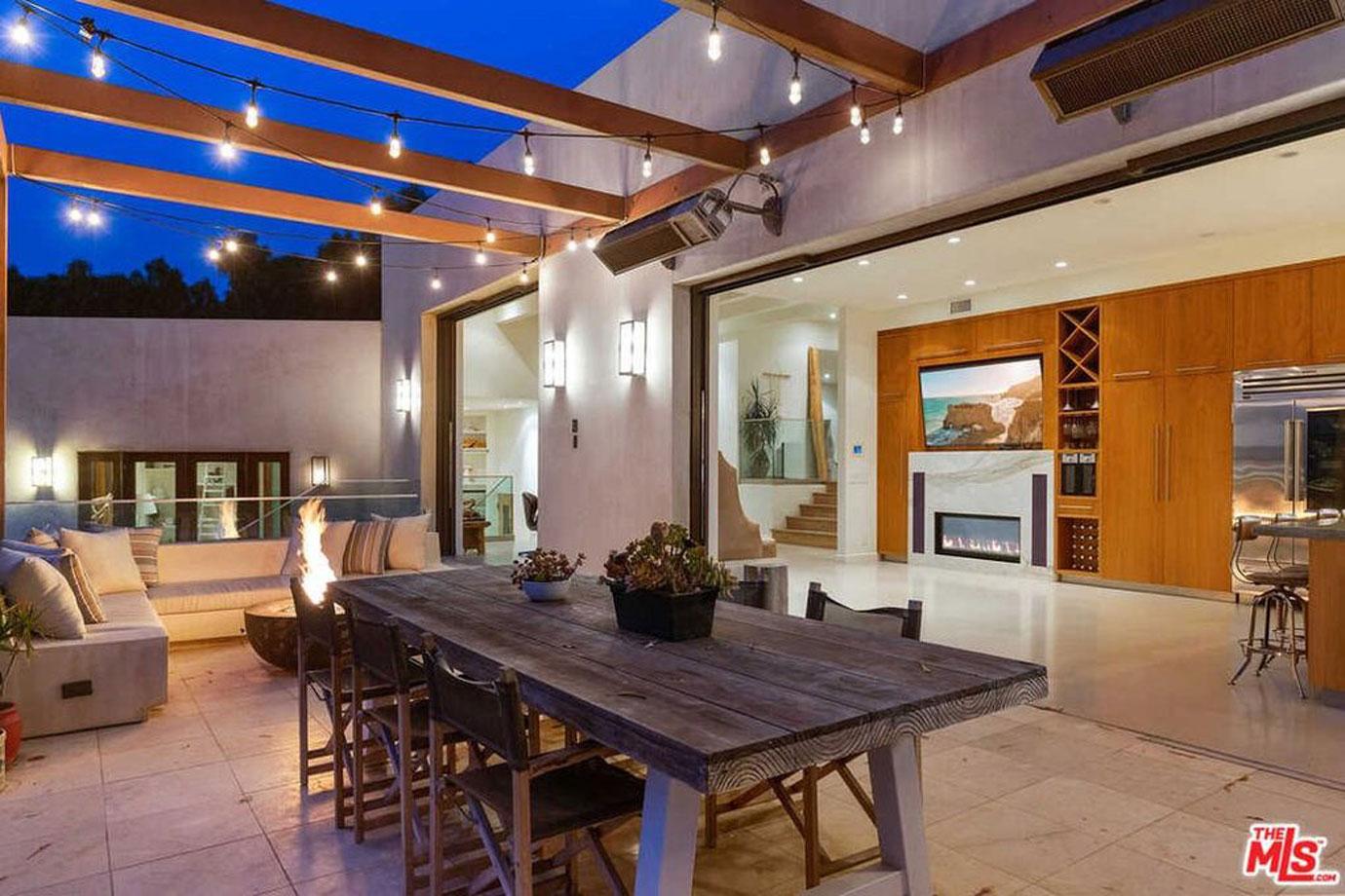 chris hemsworth elsa pataky sell home malibu real estate