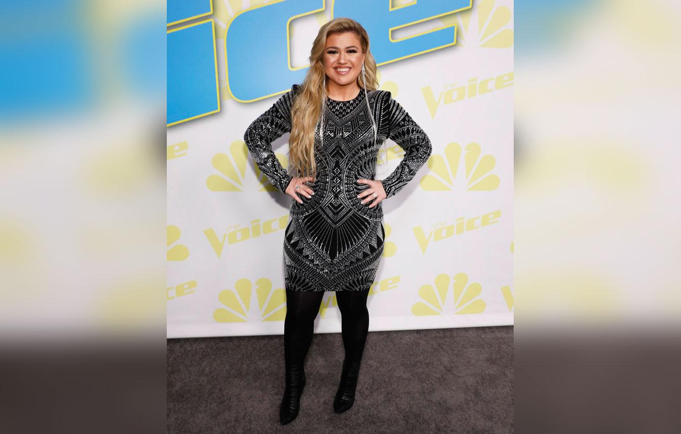 Kelly Clarkson’s Body Transformation In 10 Photos