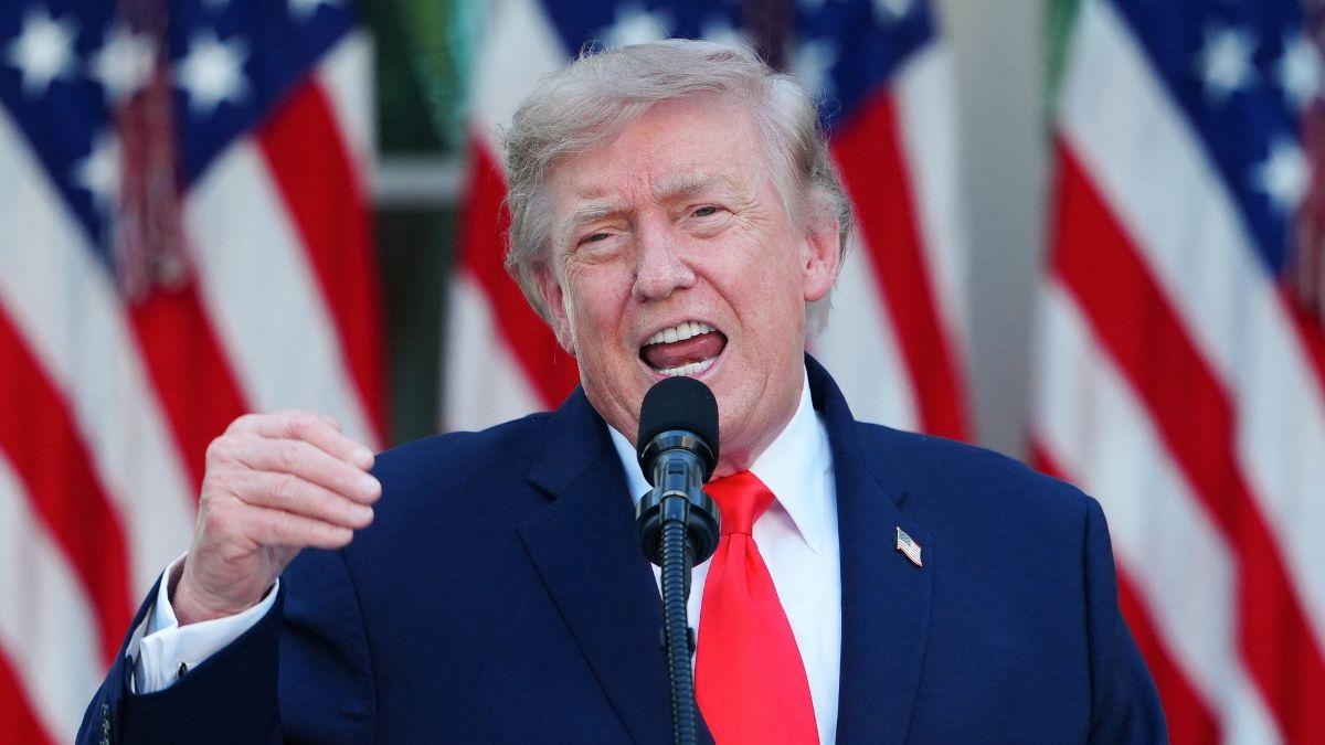 Image of Donald Trump sparked fears of him refusing to leave the White House in 2028.