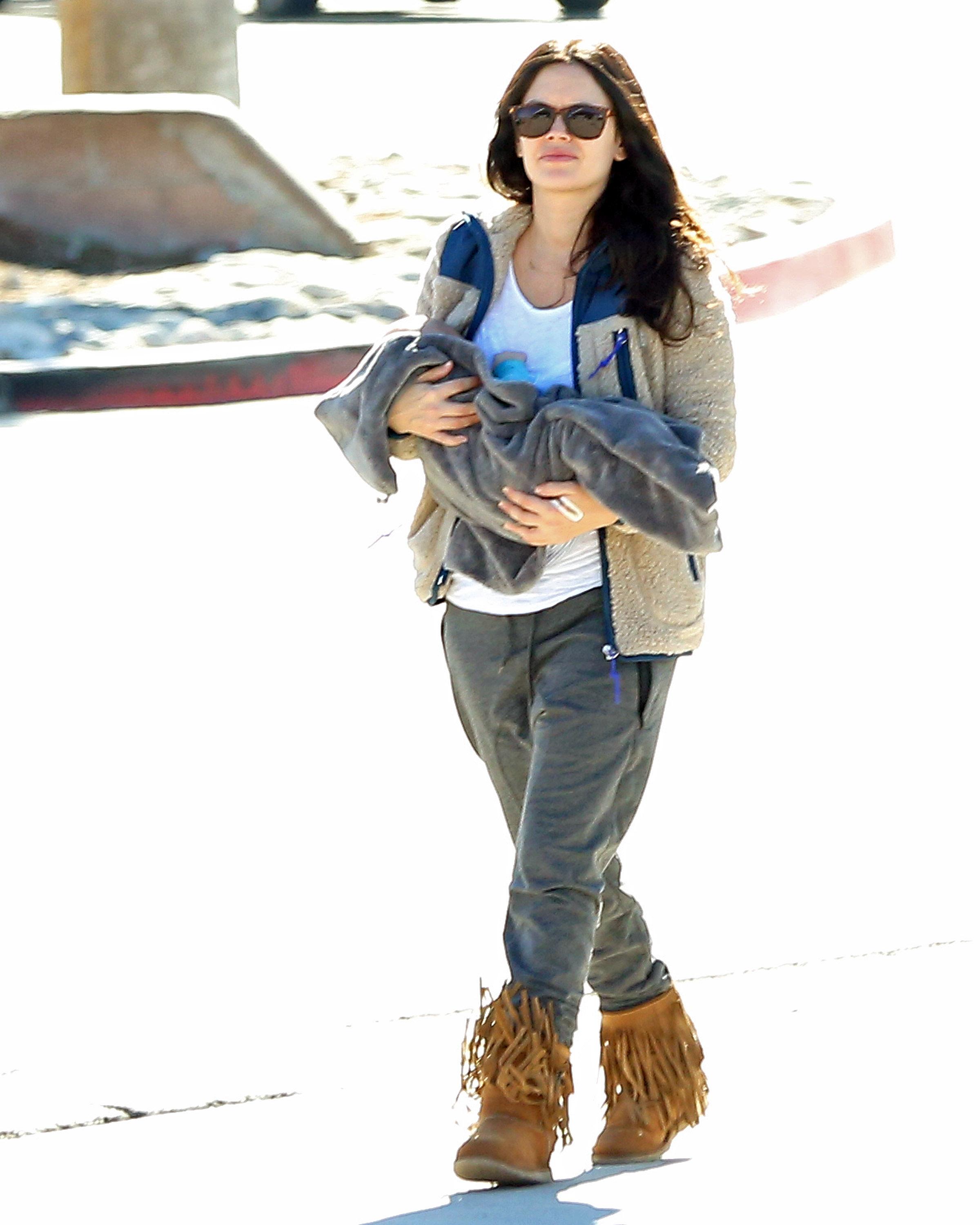 INF &#8211; New Parents Rachel Bilson &#038; Hayden Christensen Take A Road Trip With The Family