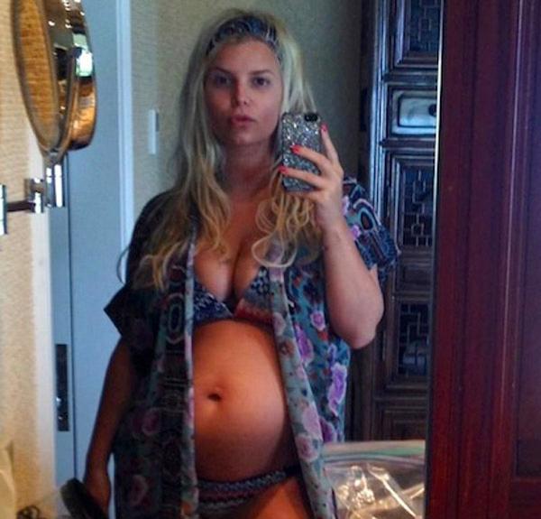 Jessica simpson baby weight wedding 1