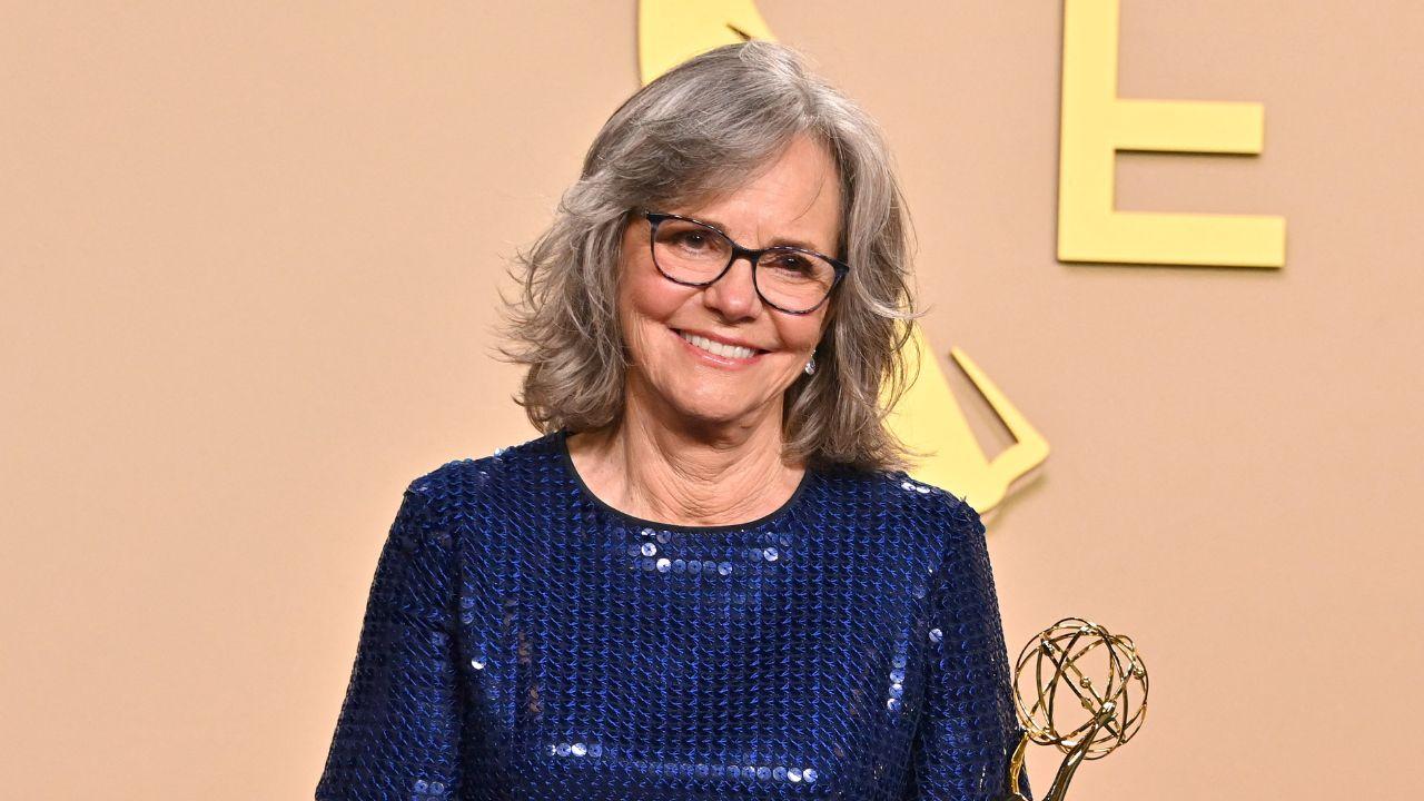 Photo of Sally Field.