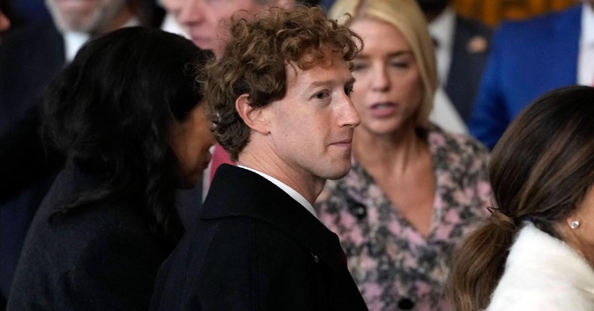 jesse eisenberg doesnt want be associated mark zuckerberg problematic