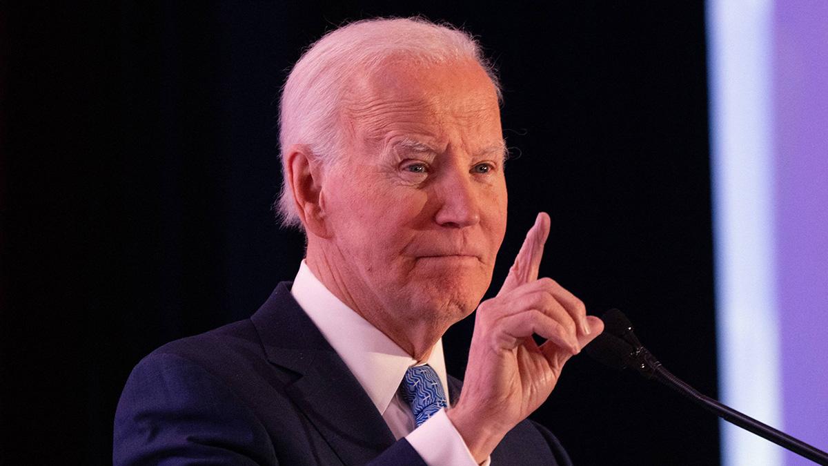 Photo of Joe Biden called the president 'a loser' for his constant White House renovations.