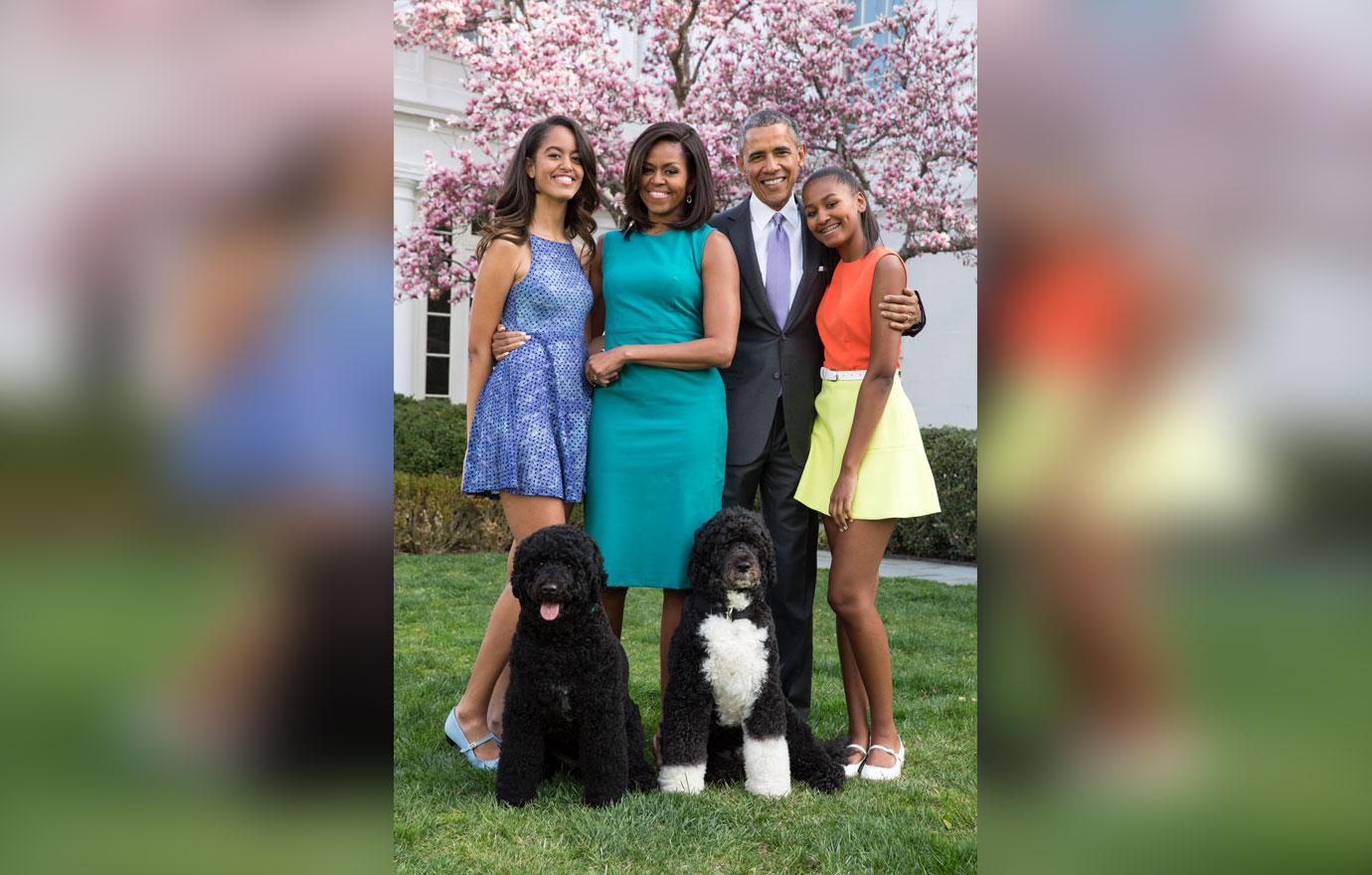 Michelle-Obama-Sasha-Malia-First-Kiss