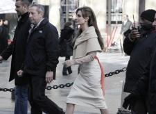 2010__02__angelina_jolie_Feb24_2 225×164.jpg