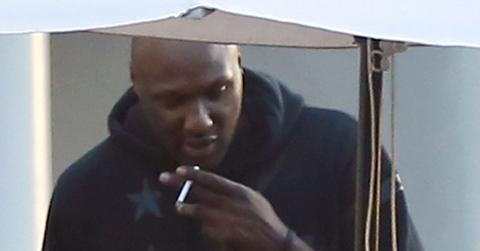 Lamar odom leaves rehab 08