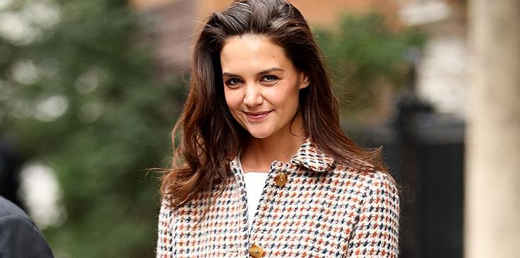 Katie Holmes Leaves Her Hotel In NYC