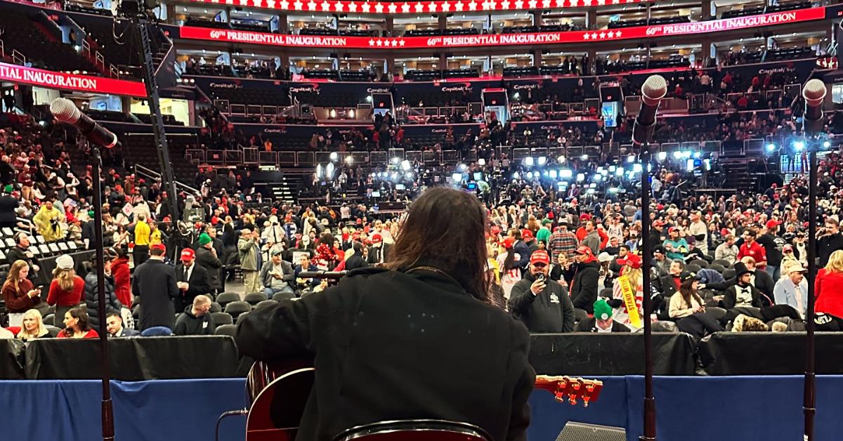 billy ray cyrus meltdown onstage performing donald trump liberty ball