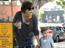 2010__03__Jessica_Alba_March22_05_maiin 225×165.jpg