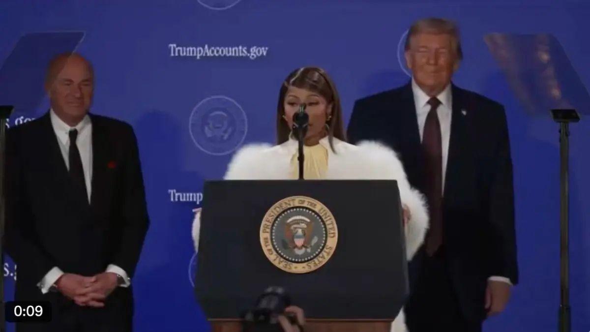 Photo of Nicki Minaj revealed that she was a recipient of a Trump Gold Card. 