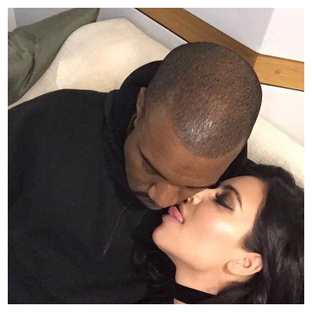 Kim kardashian licks kanye west face instagram01