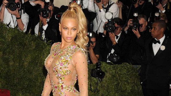 Naked beyonce arrives late met gala 2015