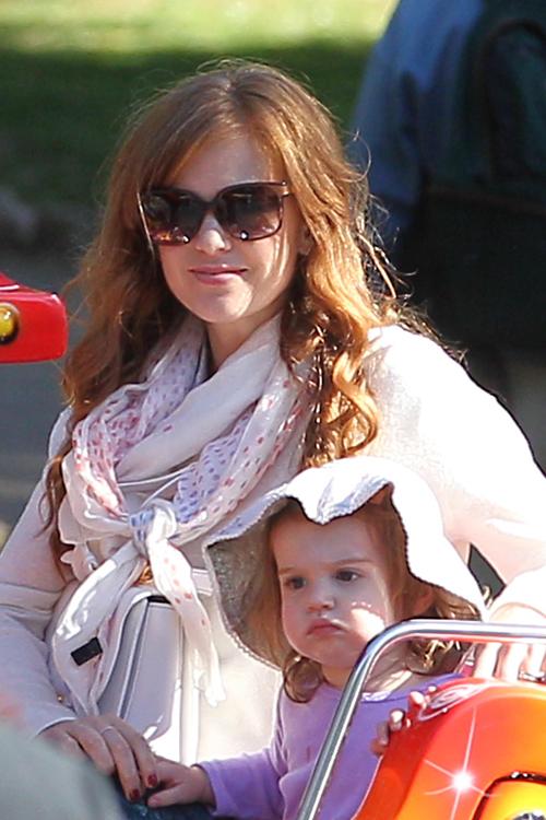 Isla fisher girls may16 00064_ _1.jpg