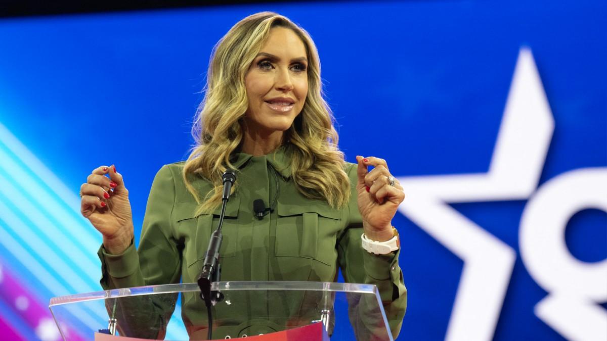 image of Oz Pearlman will be performing. 