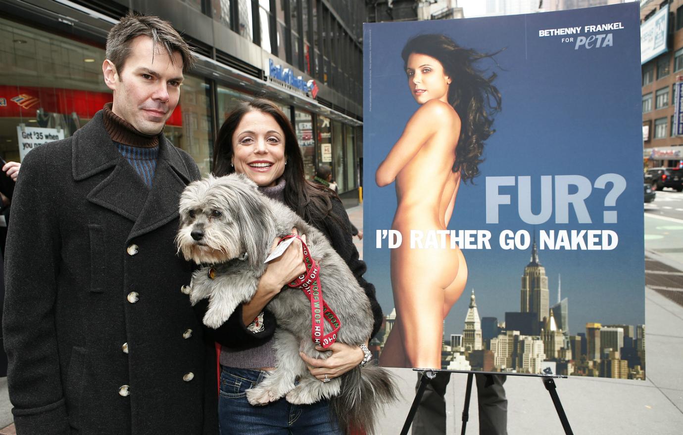 Bethenny Frankel naked as the day she was born, and in Times Square no less!