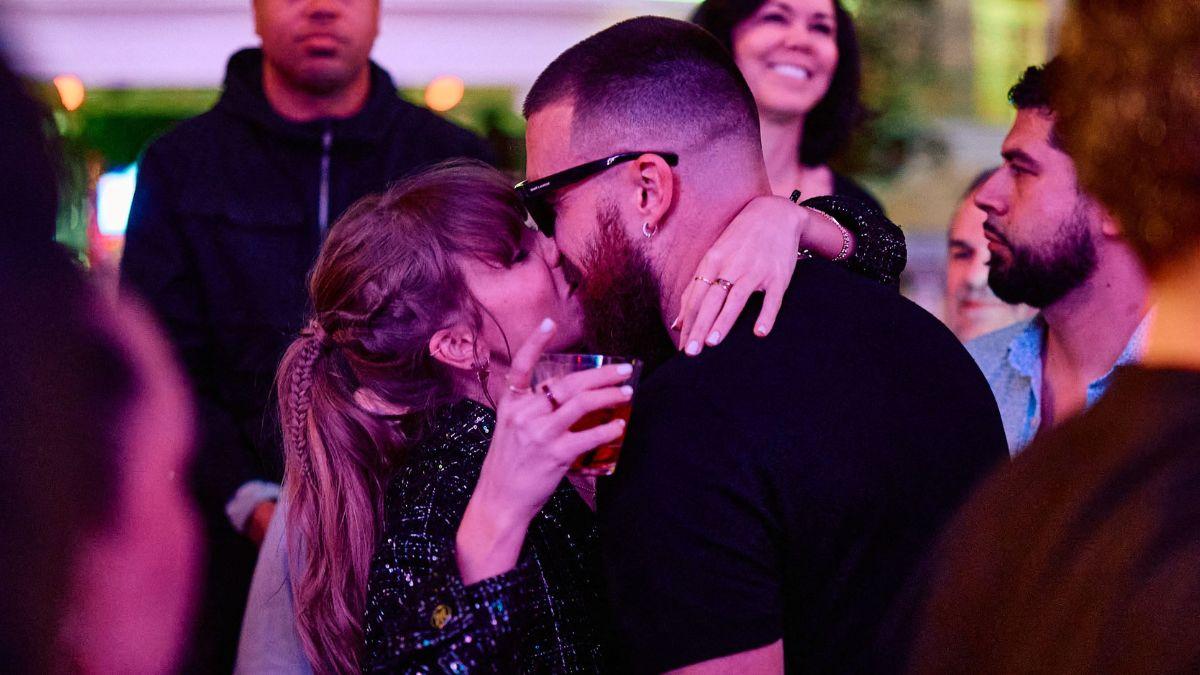 Image of Taylor Swift and Travis Kelce started dating in 2023.