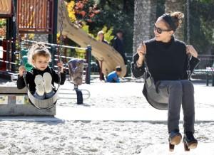 2010__11__655_Alba_Warren_Nov22 300×218.jpg