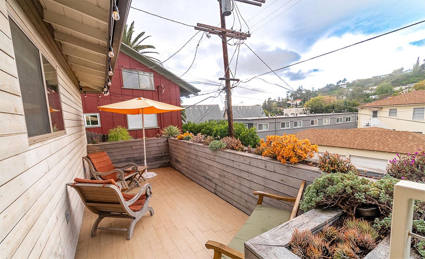 sarah jones buys beachwood canyon home