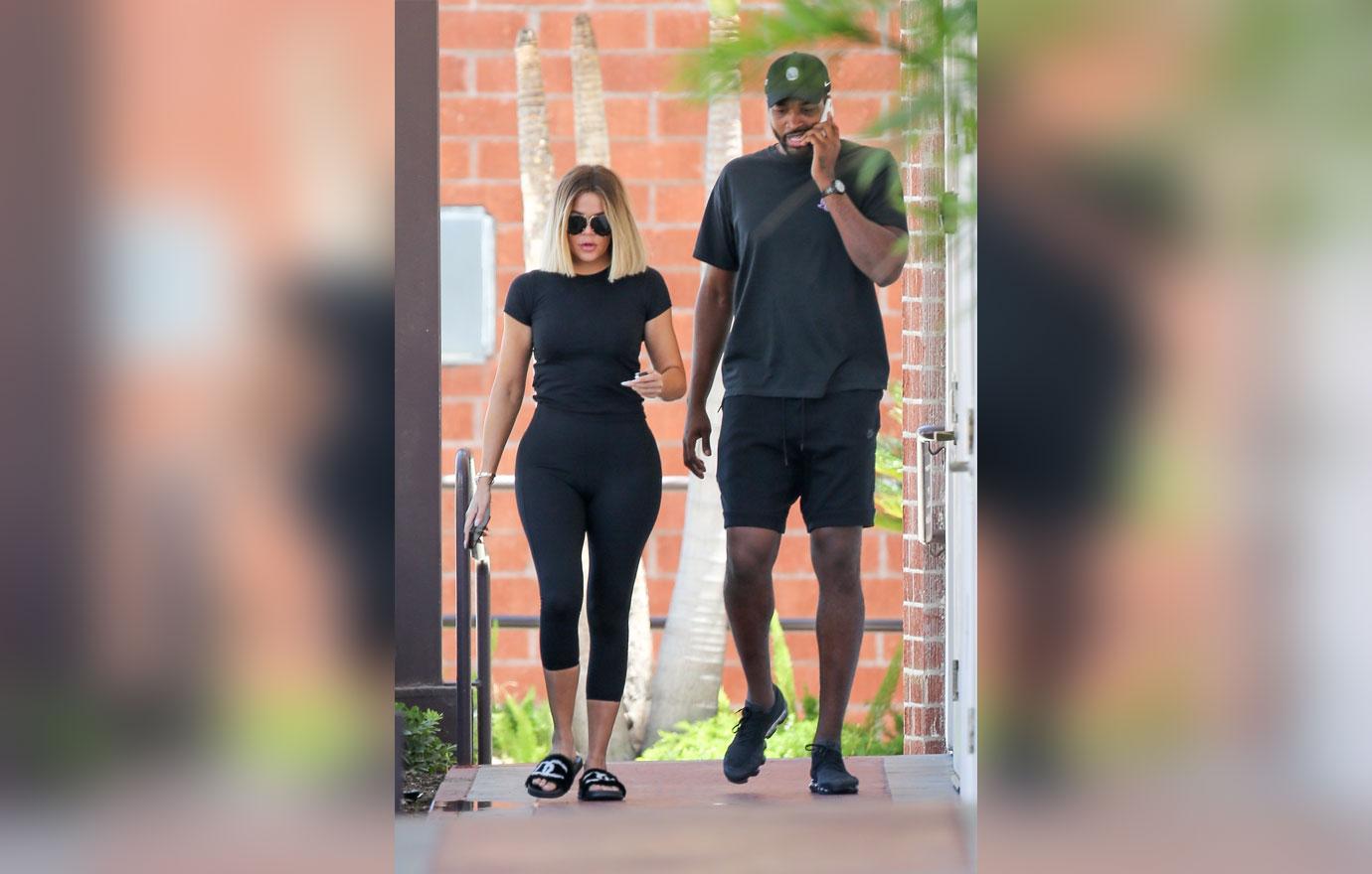 Khloe kardashian holidays without boyfriend