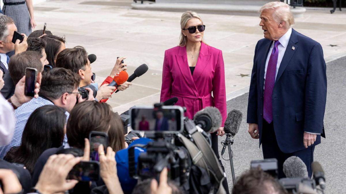 image of Donald Trump previously threw shade at his staffers in January. 