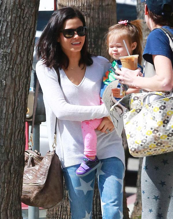 Jenna Dewan-Tatum And Daughter Everly Wear Matching Star Pants While ...