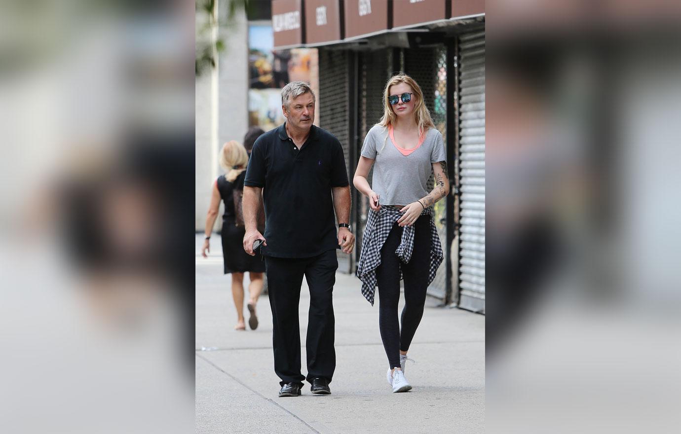 Alec baldwin disapproves daughter ireland sexy pics 6