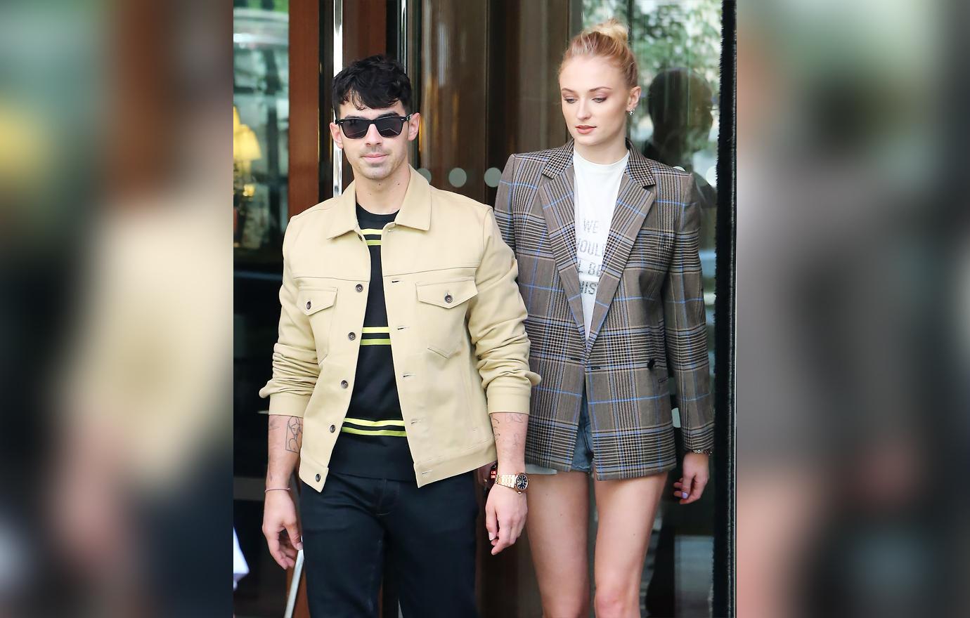 joe jonas holidays london wife sophie turner his family awkward run in crude humor ok