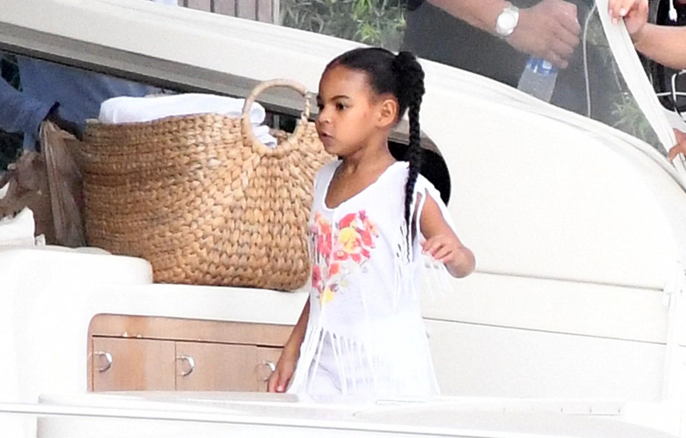 Blue Ivy Carter, 11, Joins Dad JAY-Z at 2023 Super Bowl: Photos