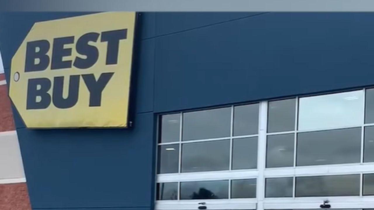 Image of Best Buy customer service dispute sparked debate after a shopper claimed an employee refused to complete his laptop sale.