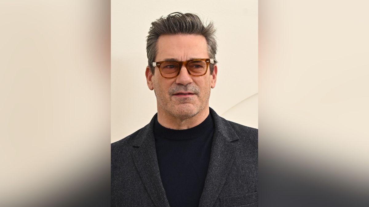 Image of Jon Hamm is married to Anna Osceola.