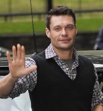 2009__10__wenn5363978 210×225.jpg