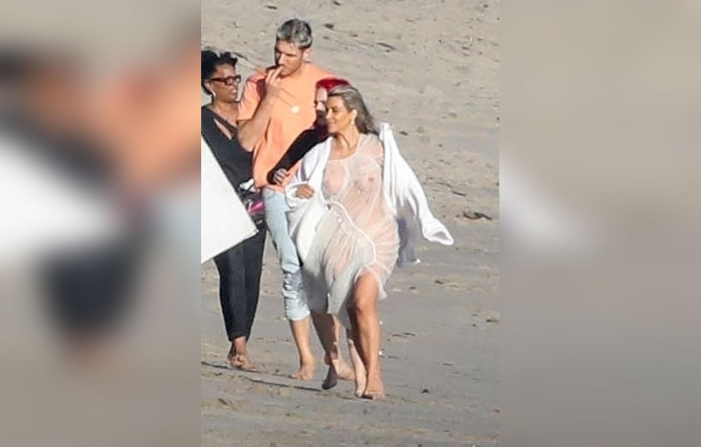 *PREMIUM EXCLUSIVE* Kim Kardashian looks amazing during a photoshoot in Malibu