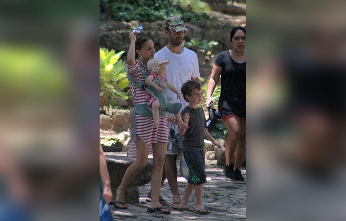 *EXCLUSIVE* Natalie Portman visits Parque Lage with her family