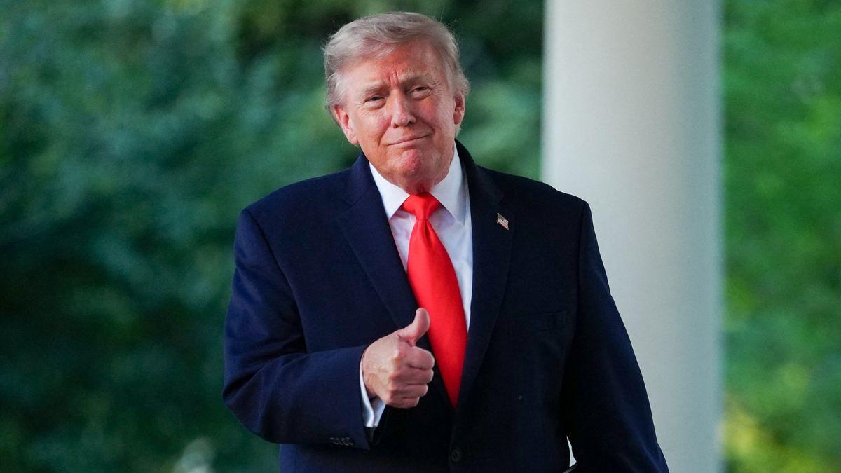 image of A photo showing Donald Trump and E. Jean Carroll together became a notable piece of evidence during the case.